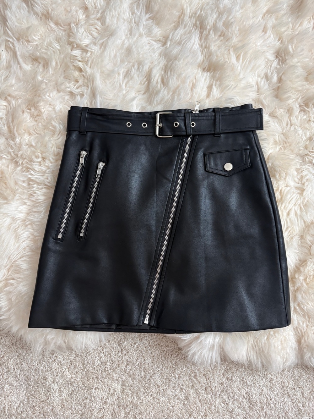NWT forever 21 Black Faux Leather Zip-Front Mini Skirt with Belt S
